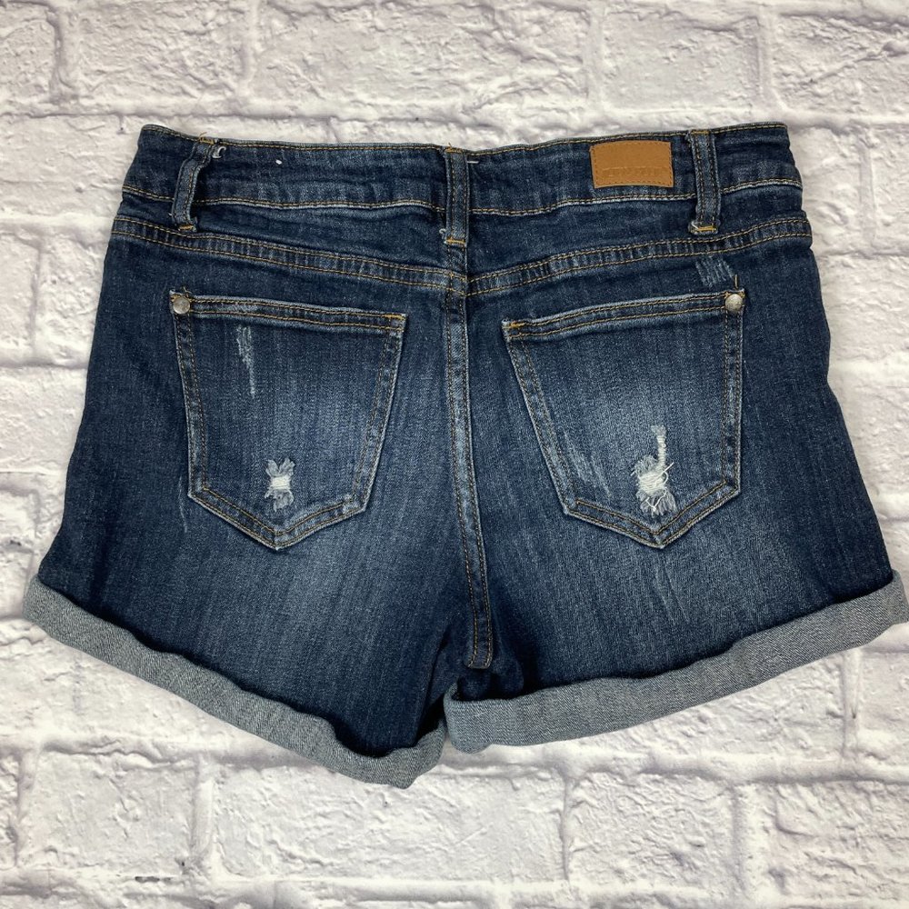 JUDY BLUE DARK WASH DISTRESSED CUFFED DENIM SHORTS MEDIUM - Picture 5 of 10
